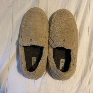 NEW Olukai slipper